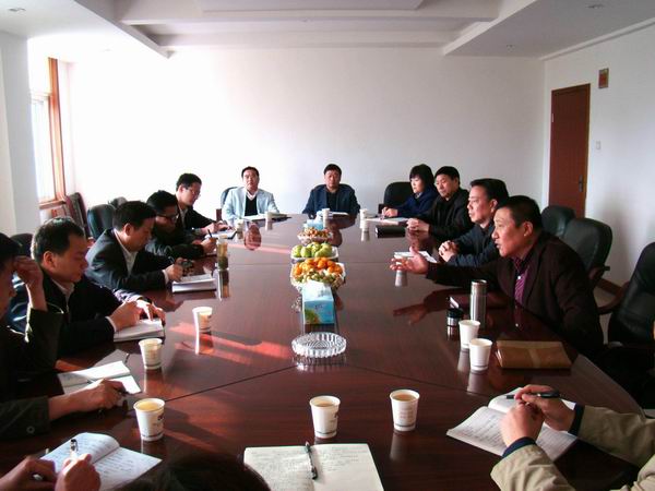 岳陽(yáng)市總工會(huì)主席樊進(jìn)軍來公司進(jìn)行調(diào)研