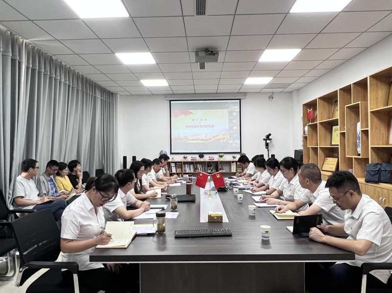 張勇為華北公司黨支部講“強(qiáng)黨性、正作風(fēng)、踐宗旨”專題黨課