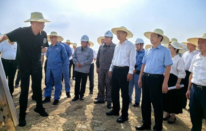 謝衛(wèi)江到市政工程公司岳陽乙烯項目場平工程調研