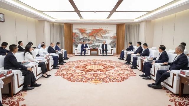 莫鼎革與廣州市委副書記、市長孫志洋舉行會(huì)談