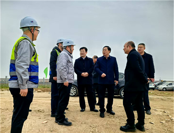 陶偉軍到建筑公司團洲垸災后重建安置房項目調(diào)研