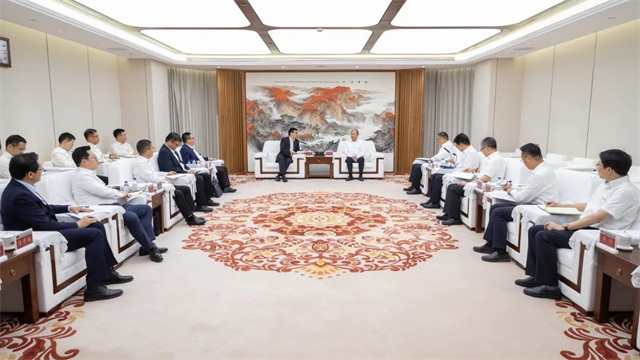 莫鼎革會見上海電氣集團(tuán)黨委書記、董事長吳磊